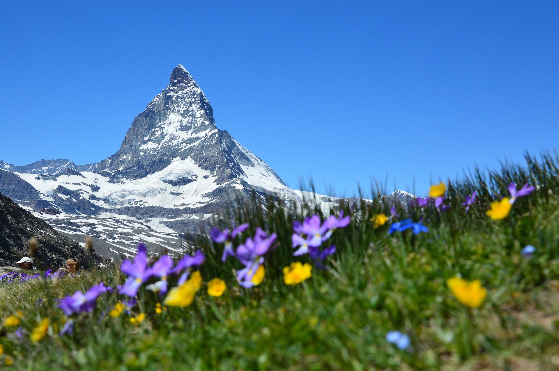 Menuju Puncak Toblerone di Pegunungan Swiss - Matterhorn - Frindos on  Finance